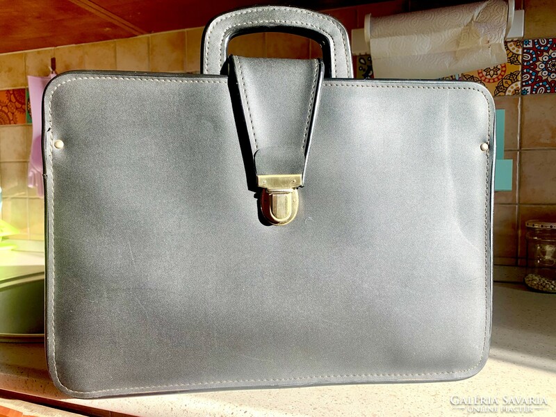 Vintage briefcase bag