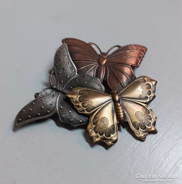 Multi-colored butterfly brooch in beautiful condition
