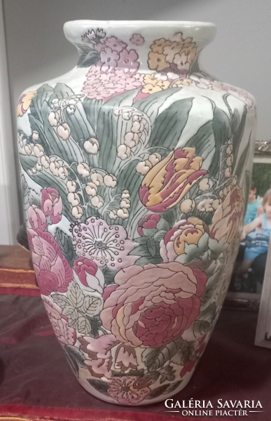 Kinai váza ALKUDHATÓ  virágos design