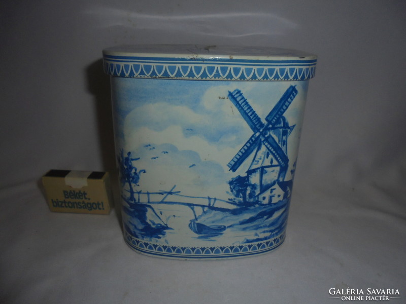 Dutch biscuit box, plate, tin box - windmill