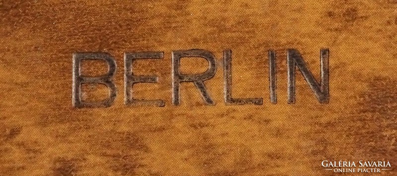 1P777 Régi nyomott címeres könyvborító BERLIN