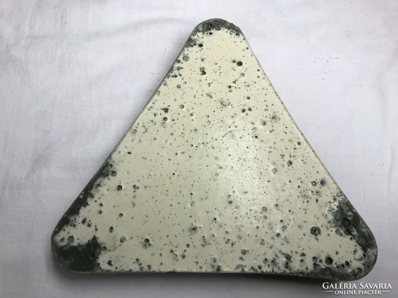 Special retro triangular ashtray