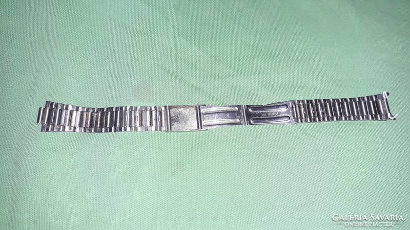 Retro metal steel watch band size and features as photographed in the pictures