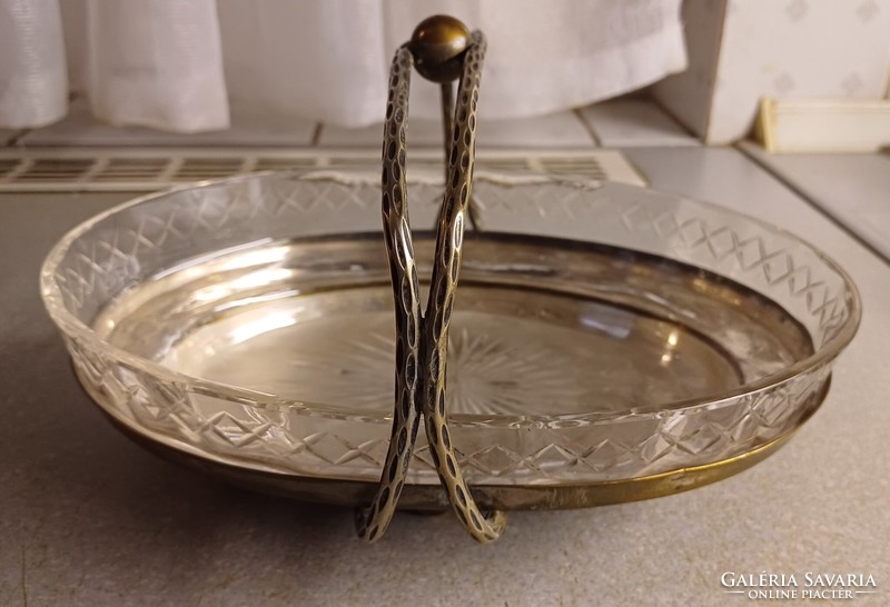 Gyönyörű antik  asztalközèp kinàló ezüst jellegű eredeti különleges. Üveggel fúvott csiszolt minta.
