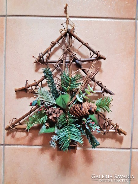 Christmas tree-shaped door decoration
