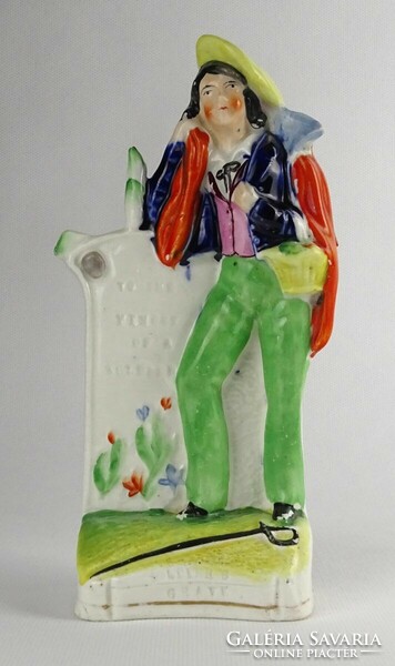 1P734 Porcelán férfi szobor angol feliratos emléktáblával 19 cm