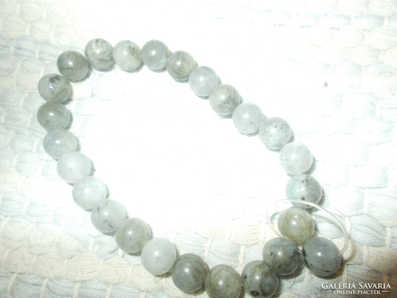 Pale 8mm labradorite -Norwegian- flexible bracelet with charm