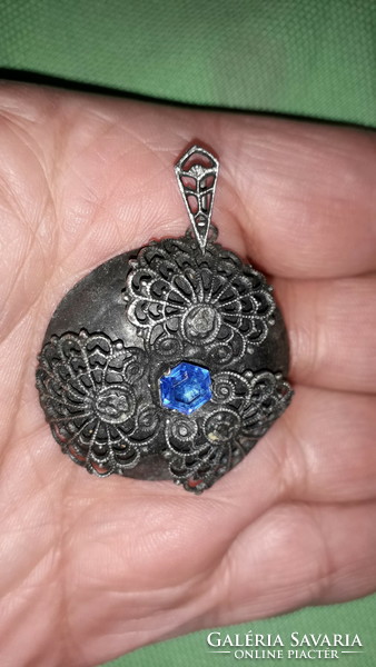 Antique art nouveau metal pendant decorated with a blue zirconia stone, cc. 4 cm according to the pictures
