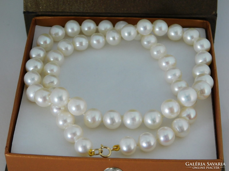 Pearl necklace 18k gold