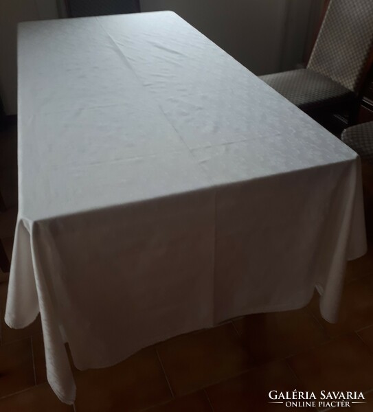 10 személyes selyemdamaszt abrosz, asztaltertő KJ monogrammal