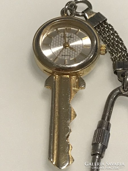 Vintage Avalon ékszeróra kulcs formában, 5,5 cm hosszú
