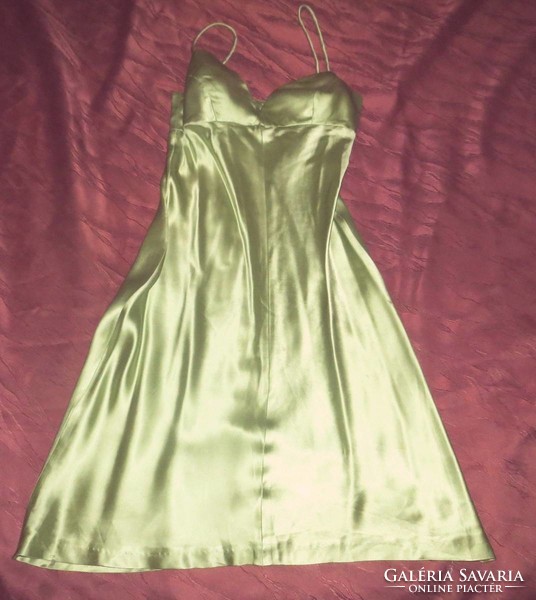 Halvány zöld selyem mellbetétes ruha 8-s Gianfranco Ferre h: 84 cm mb: 81 cm