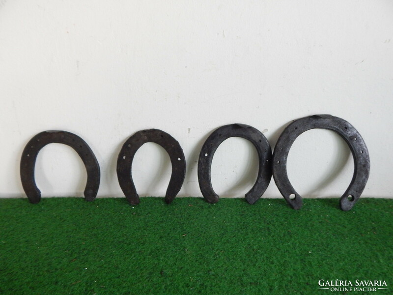 4 lucky horseshoes, hanging it anywhere brings luck.