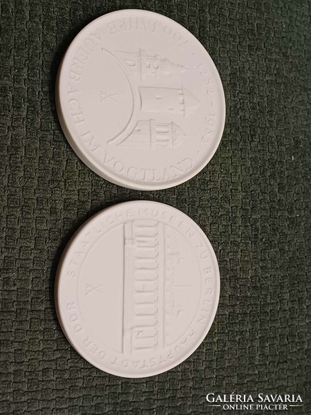 Meissen biscuit porcelain commemorative medal plaque 2 pcs