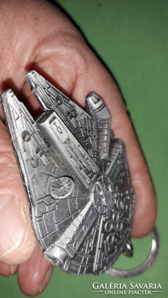 Retro beautifully crafted metal star wars millennium falcon keychain spaceship collectors as shown in the pictures