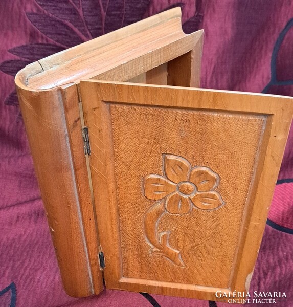 Book-shaped wooden box (l4362)