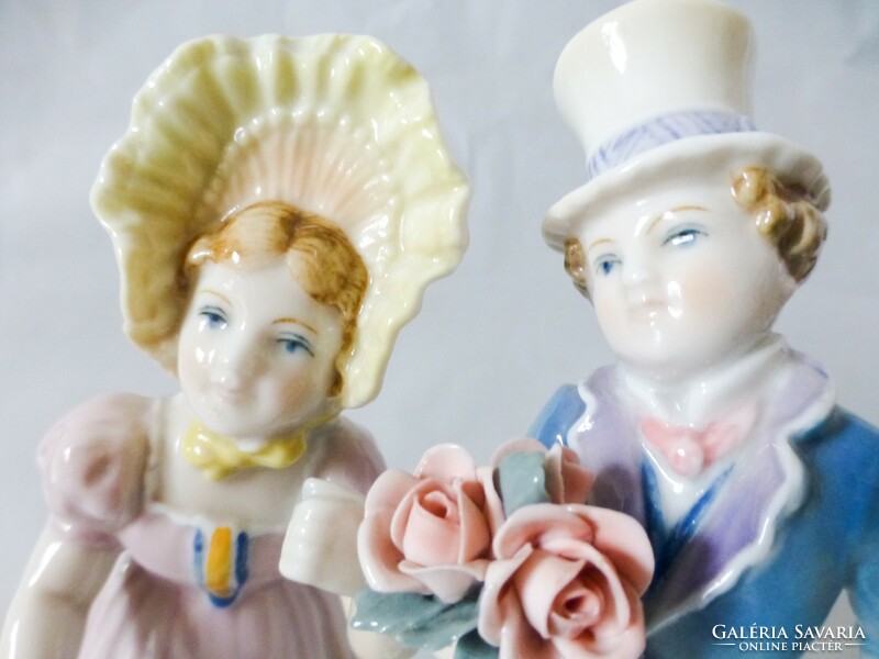 Gyönyörű Karl Ens porcelán ksétáló barokk pár,gyerekek. HIBÁTLAN!!!