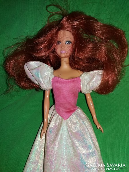 Nagyon szép dús vörös hajú Barbie jellegű baba hercegnői ruhában képek szerint NB 8.