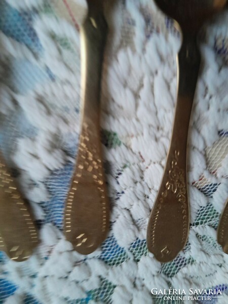 4 gold-plated spoons