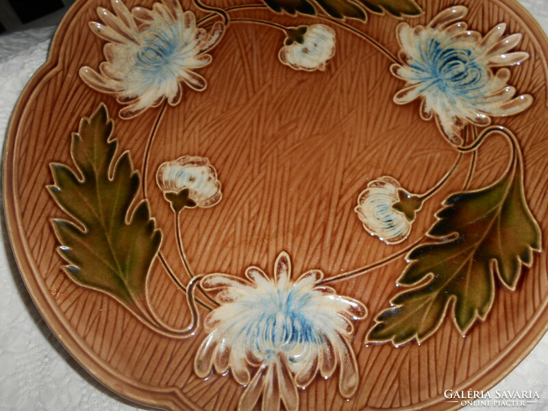 Villeroy & boch large majolica wall bowl - late 1800s
