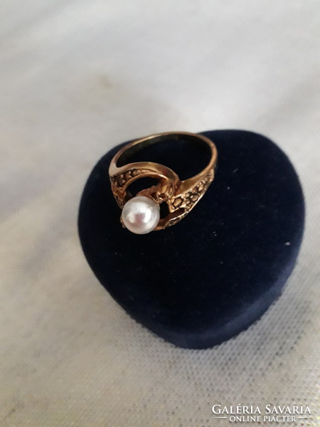 Aranyozott ezüst gyűrű gyönggyel