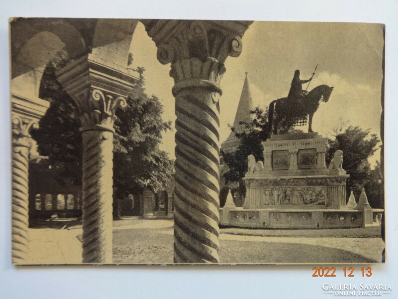 Régi postatiszta képeslap: Budapest, Halászbástya-részlet a Szt. István szoborral (50-es évek)