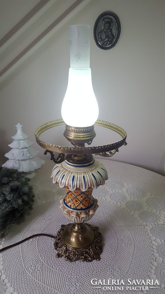Beautifully crafted metal base, majolica table lamp, chandelier