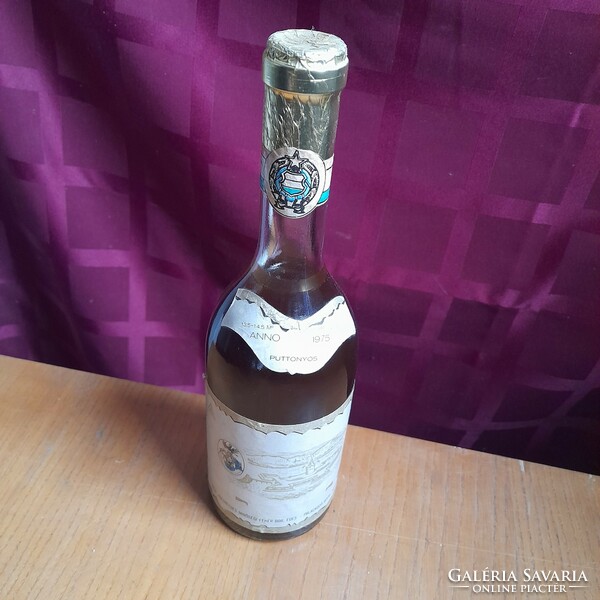 Tokaji puttonyos white sweet wine - tolcsva - 1975