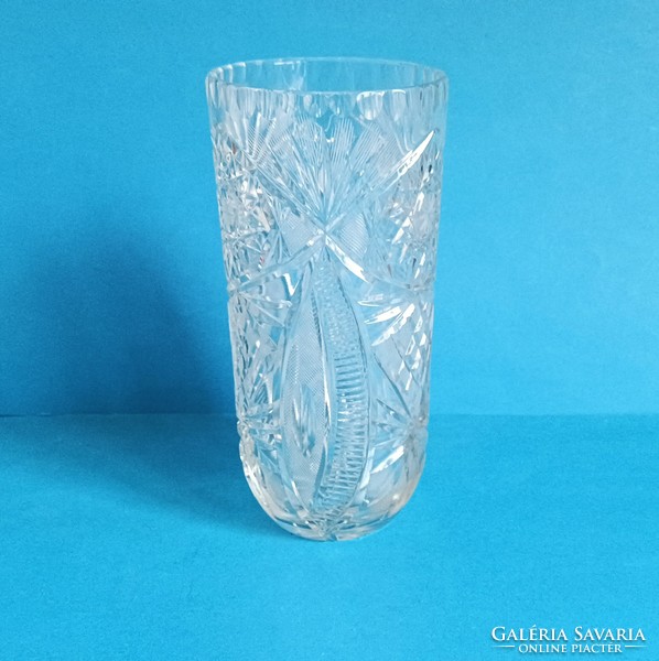 Richly polished crystal vase 22.5 cm