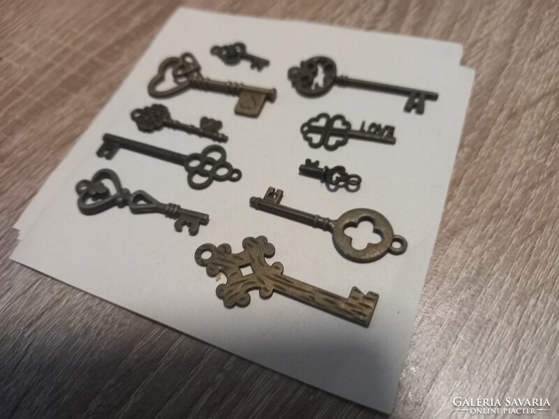 Decorative keys are sold together