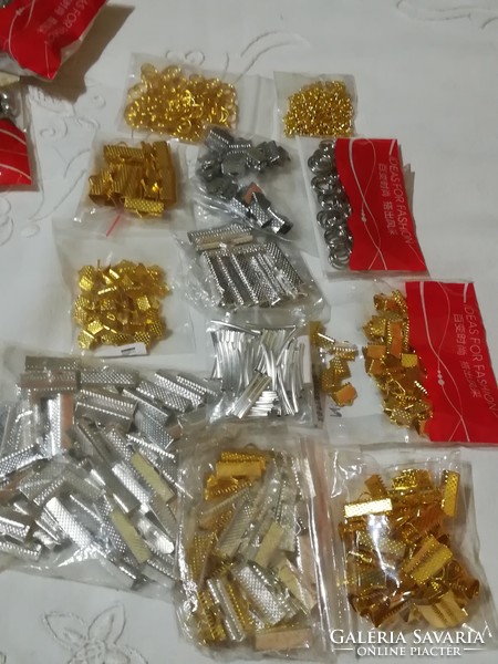 Jewelry parts .Approx. 2000 pcs.