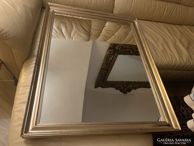 Szép letisztult formájú antik tükör
