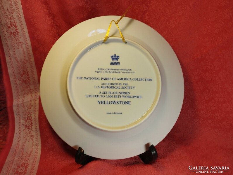Royal Copenhagen ritka aranybrokátos porcelán dísztányér, limitált kiadás