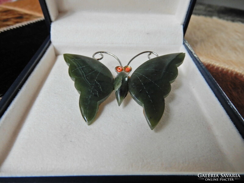 Butterfly brooch decorated with old jade stones