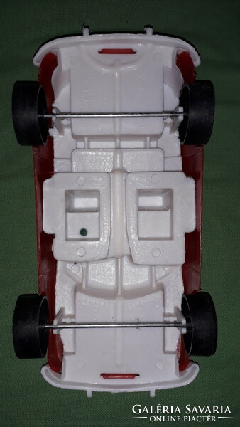 Retro trafikáru bazáráru műanyag fröcsölt piros sport játék autó 22cm HIBÁTLAN képek szerint