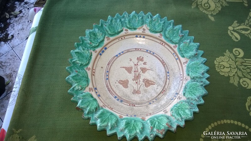 Its beauty is folk art-rare fired ceramic decorative bowl-wall bowl-table offering turquoise leaf diam.