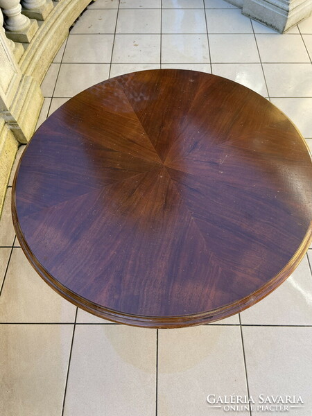 Neobaroque round table