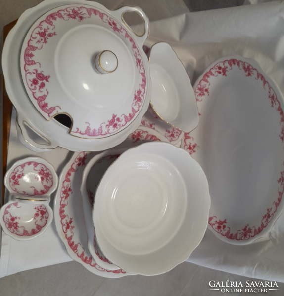 Zsolnay tableware offering pieces