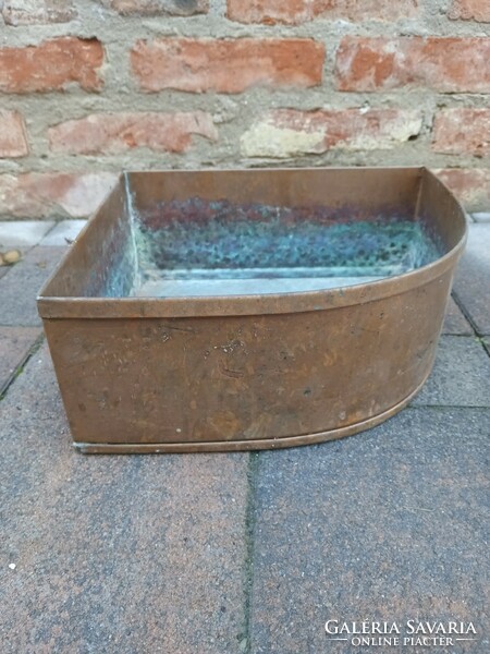 Vintage copper flowerpot with patina. Negotiable.