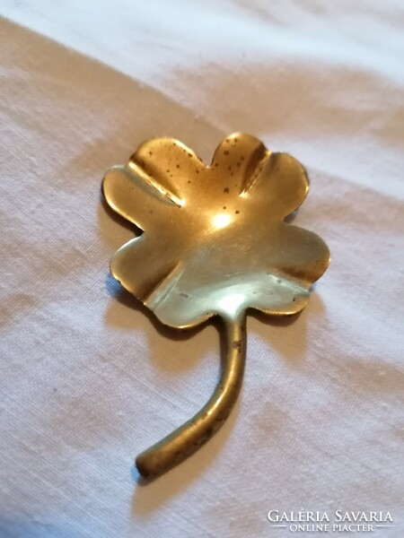 Brass, lucky four-leaf clover 22.