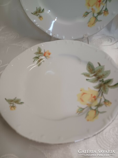 Zsolnay sárga rózsás tányérok