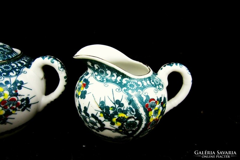 Eastern - Japanese porcelain milk jug and sugar bowl - art&decoration