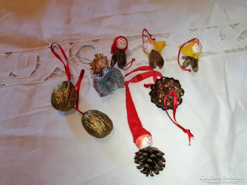 8 Pieces of handmade retro Christmas tree decorations 32.