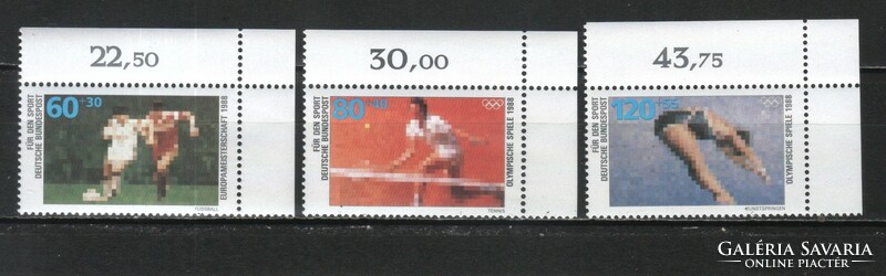 Postatiszta Bundes 2328 Mi 1353-1355      7,00 Euró
