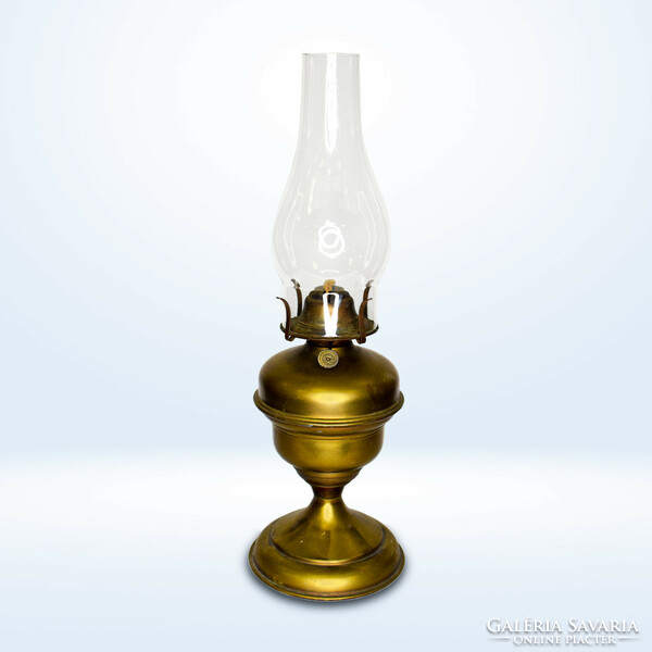 Marque deposee antique table kerosene lamp
