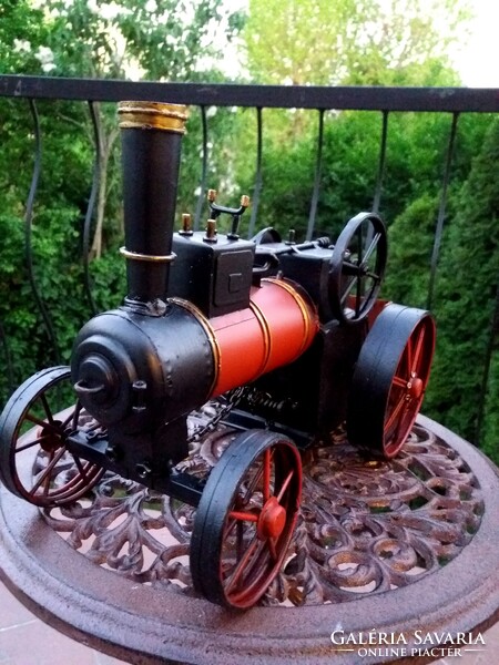 Steam tractor model