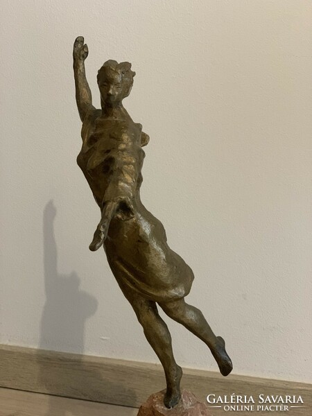 Lebegés bronz szobor 33cm