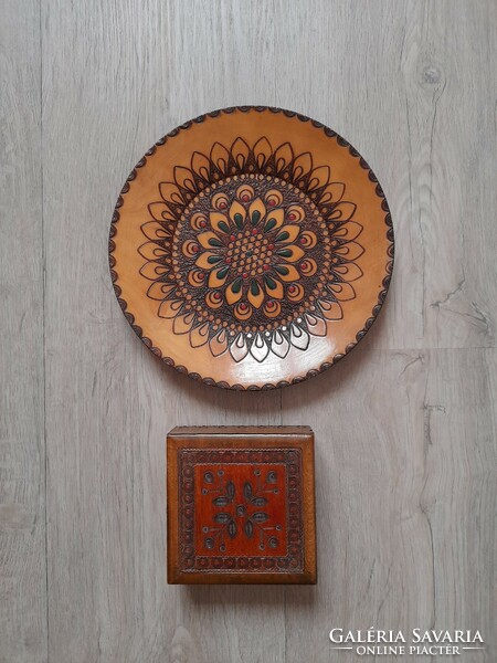 Retro wooden box and plate