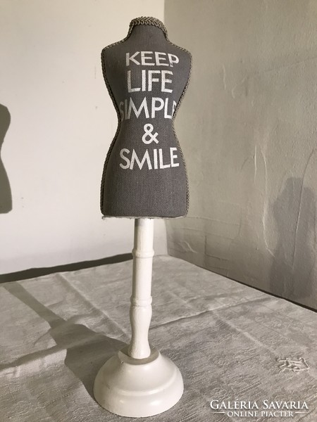 Asztali Probababa-Ékszertartó Asztaldisz-Nöi Figura-Keep Life Simple & Smile