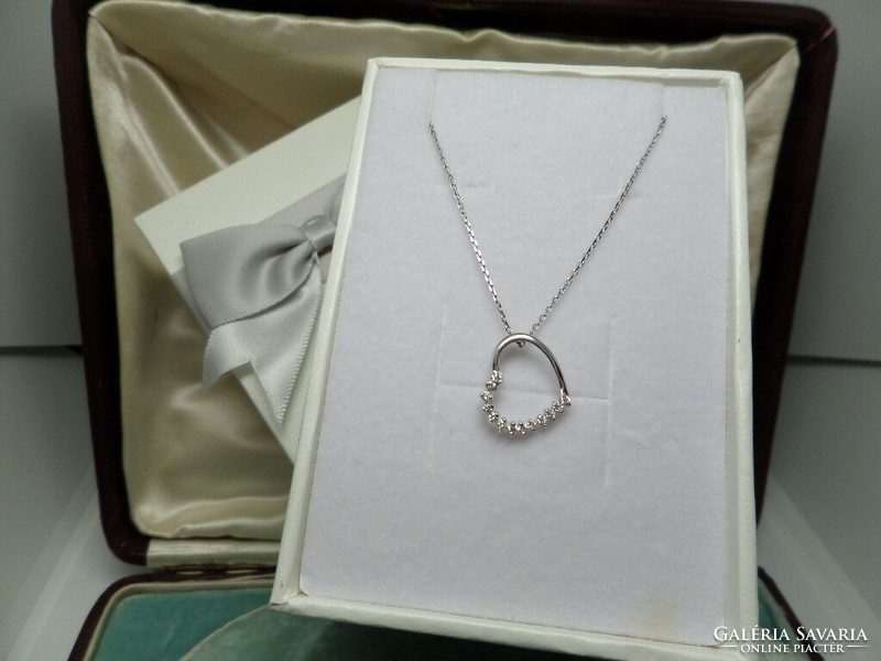 White gold brillé heart pendant with chain / neck blue